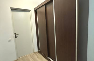Alquiler de un acogedor apartamento de 2 habitaciones con balcón, Bucarest, Rumanía